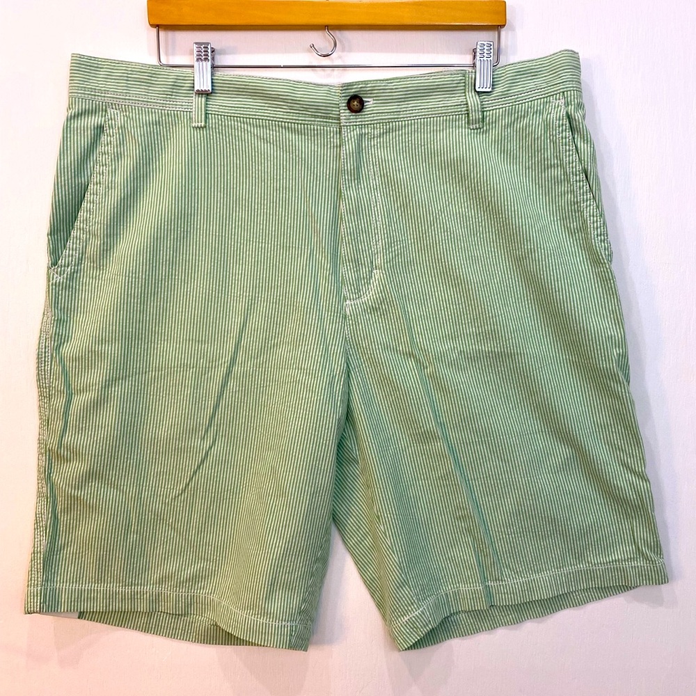 Men’s Izod Seersucker Green Stripe Golf Shorts NWT